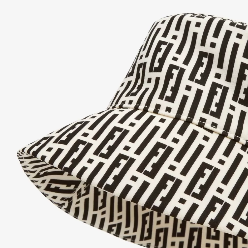 Cappelli E Guanti>Fendi Bucket In Tessuto Bianco